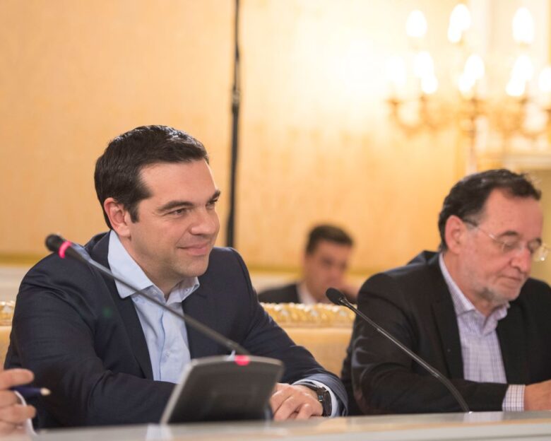 Παναγιώτης Λαφαζάνης για το βιβλίο Τσίπρα: Είναι πολιτική αυτοκτονία, σκέψη πολιτικού βρυκόλακα να τα βάζει με όλους και να βγάζει λάδι τον εαυτό του