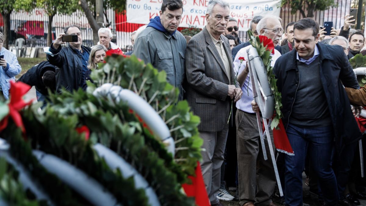 Ο Αλέξης Τσίπρας στο Πολυτεχνείο