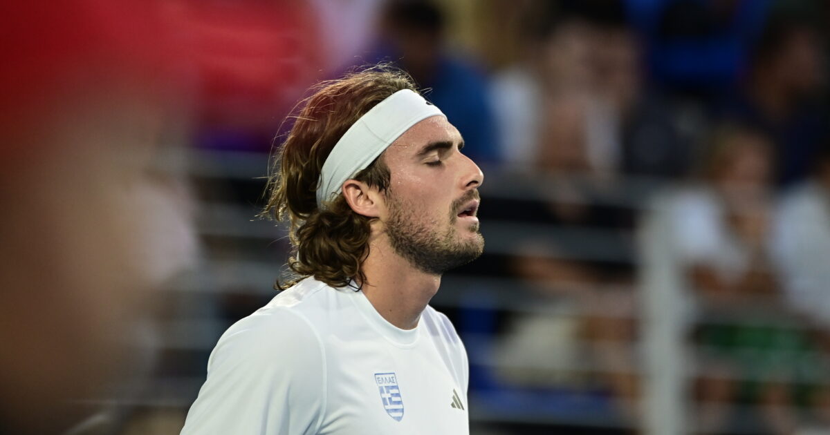 Stefanos Tsitsipas paid the fine and handed over his driver’s license after the summons to Attiki Odos