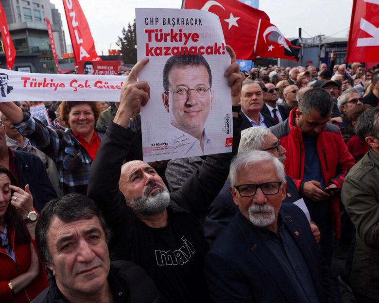 Τουρκία: Συνελήφθησαν έξι δημοσιογράφοι ως ύποπτοι για την υπόθεση του Εκρέμ Ιμάμογλου