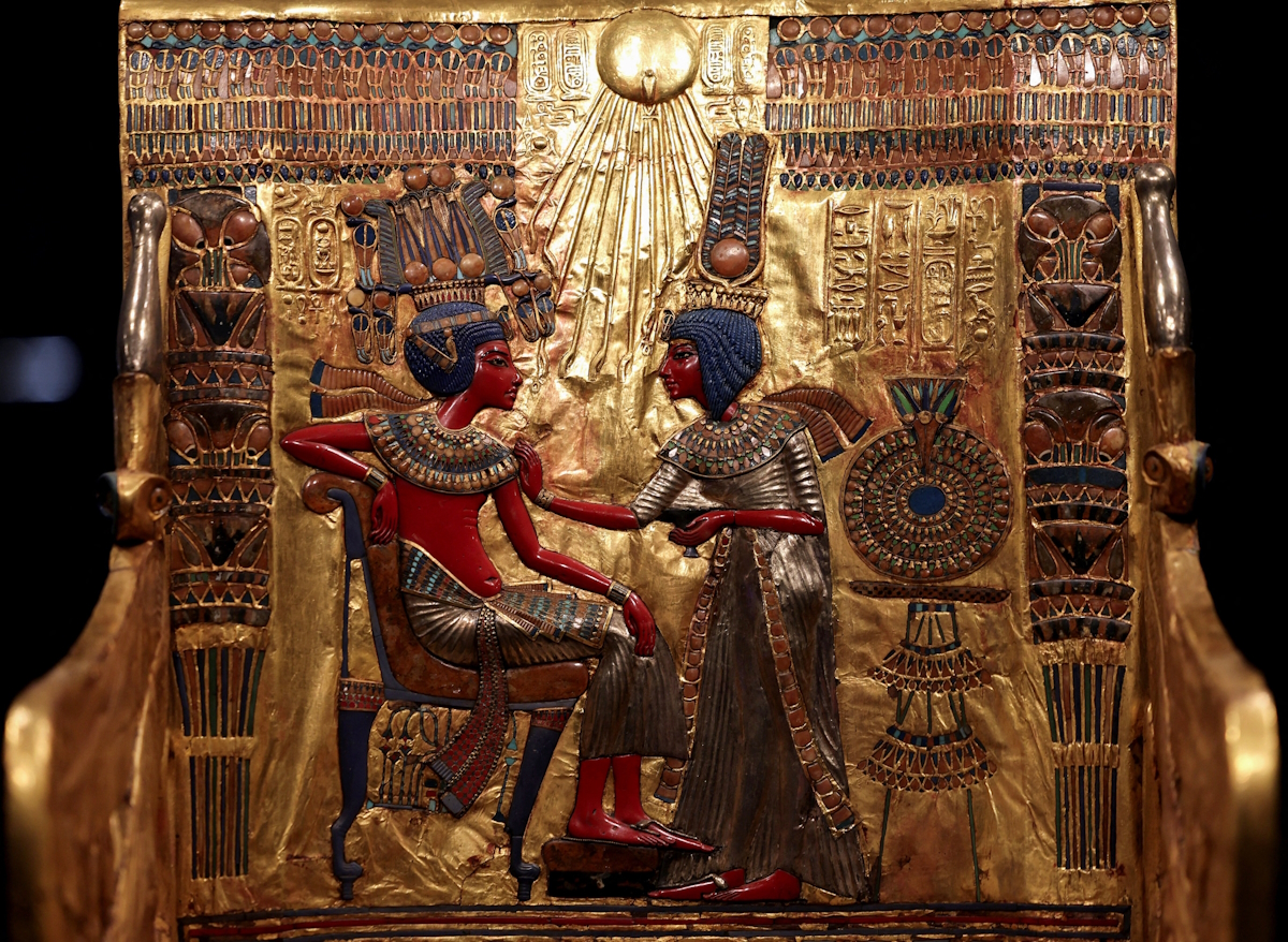 Το φέρετρο του Αιγύπτιου βασιλιά Τουταγχαμών εκτίθεται στο Μεγάλο Αιγυπτιακό Μουσείο (GEM)