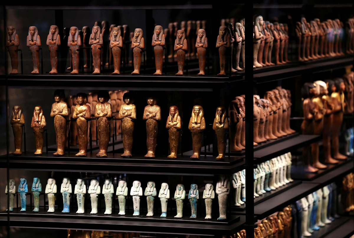 Το φέρετρο του Αιγύπτιου βασιλιά Τουταγχαμών εκτίθεται στο Μεγάλο Αιγυπτιακό Μουσείο (GEM)