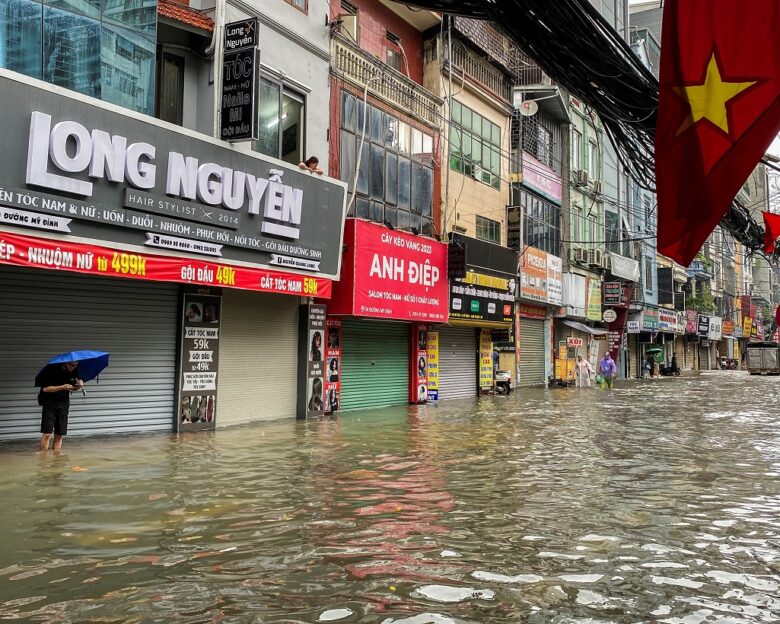 Φιλιππίνες: Πάνω από 150.000 άνθρωποι απομακρύνθηκαν από τις παράκτιες επαρχίες λόγω του τυφώνα Kalmaegi