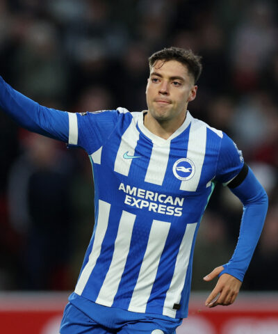 Ο Στέφανος Τζίμας πανηγυρίζει για την Μπράιτον