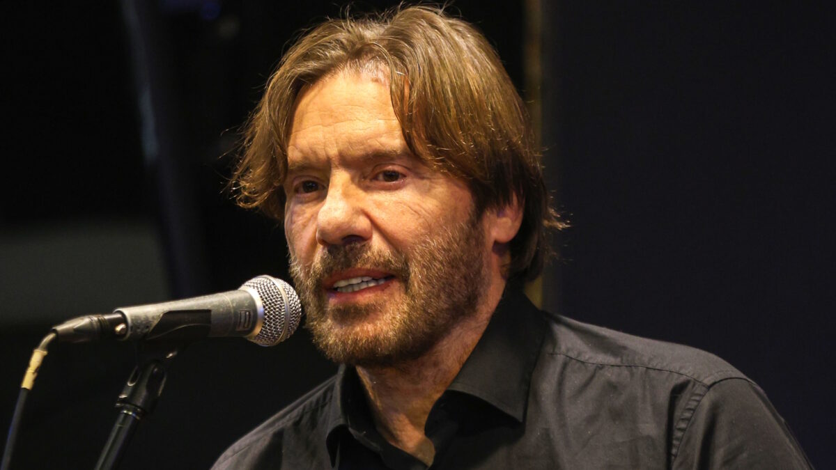 Στράτος Τζώρτζογλου