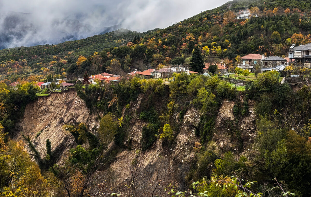 Μεγάλη κατολίσθηση στα Τζουμέρκα