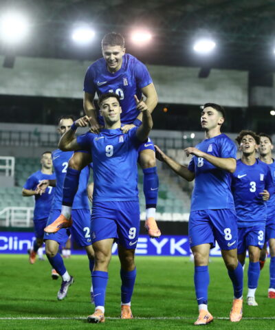 Οι παίκτες της Εθνικής Ελπίδων πανηγυρίζουν στο Euro U21 (ΑΡΓΥΡΩ ΑΝΑΣΤΑΣΙΟΥ