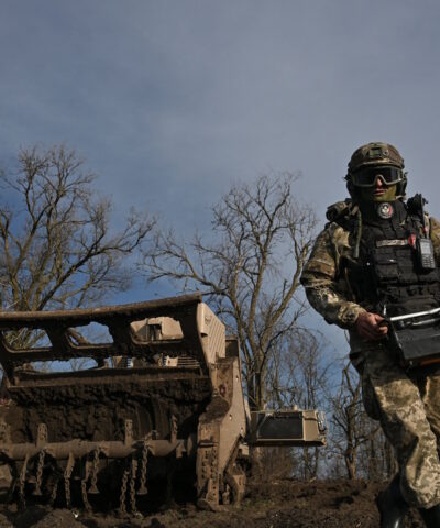 Ουκρανός στρατιώτης στο πεδίο της μάχης