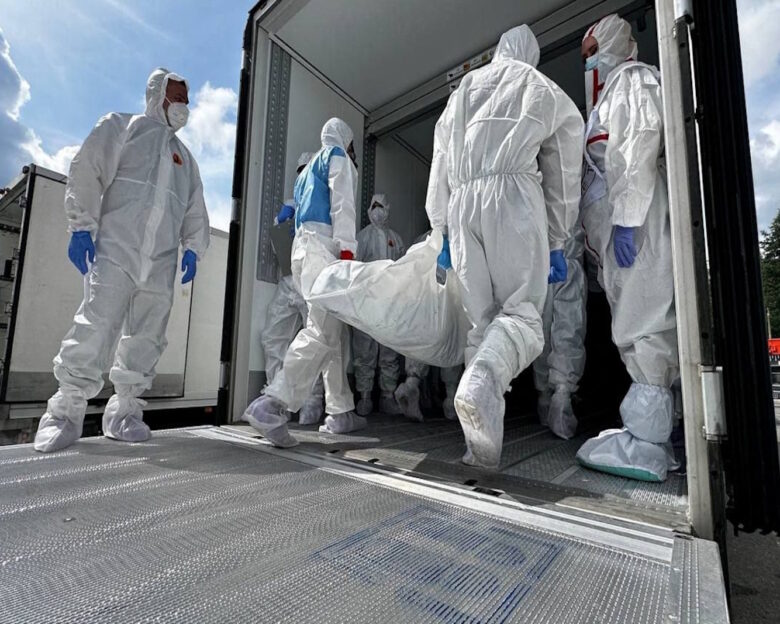 Η Ρωσία παρέδωσε στην Ουκρανία 1.000 σορούς στρατιωτών που σκοτώθηκαν στο πεδίο των μαχών