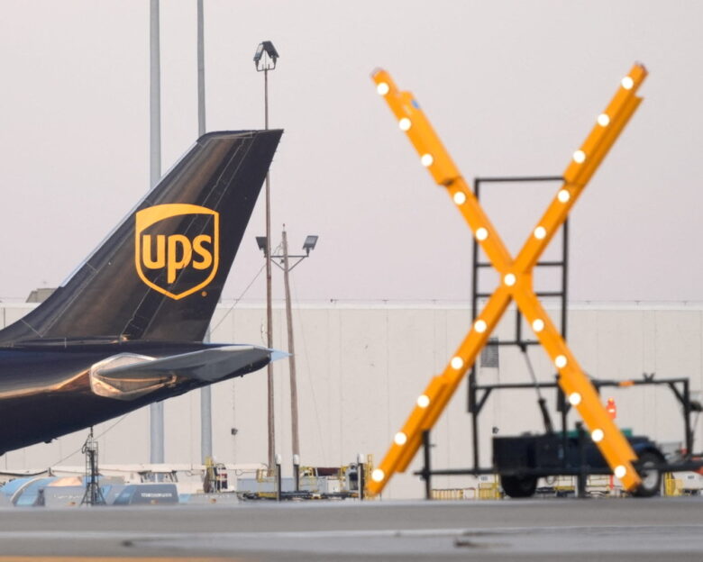 Κεντάκι: Οι μεταφορικές εταιρίες UPS και FedEx σταμάτησαν τη χρήση αεροσκαφών MD-11 μετά από το αεροπορικό δυστύχημα στο Λούισβιλ