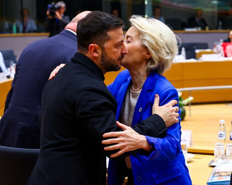 Φον ντερ Λάιεν σε Ζελένσκι: «Η Κομισιόν παρέχει στην Ουκρανία επείγουσα ενεργειακή στήριξη»