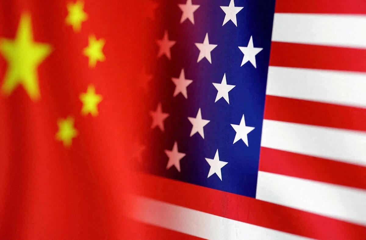 Oι σημαίες ΗΠΑ και Κίνας