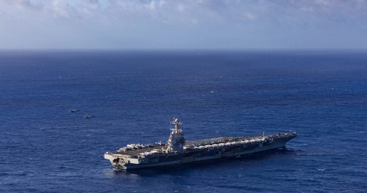 The American aircraft carrier USS Gerald Ford scared Venezuela: Order for “massive” deployment of the army