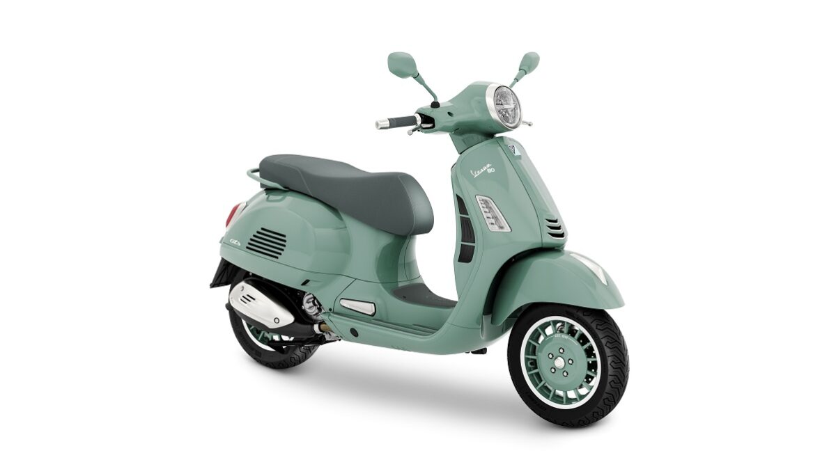 Vespa GTs 80th