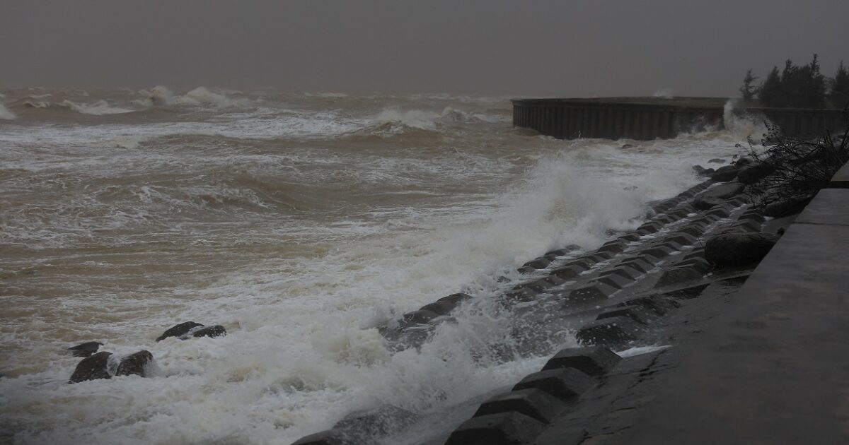 Three men in Vietnam were rescued from the sea after 40 hours in the water