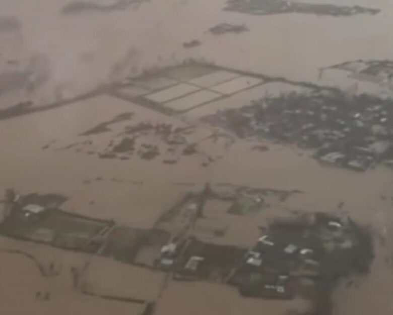 Βιετνάμ: «Βούλιαξε» η χώρα από την κακοκαιρία – Στους 16 οι νεκροί από πλημμύρες και κατολισθήσεις