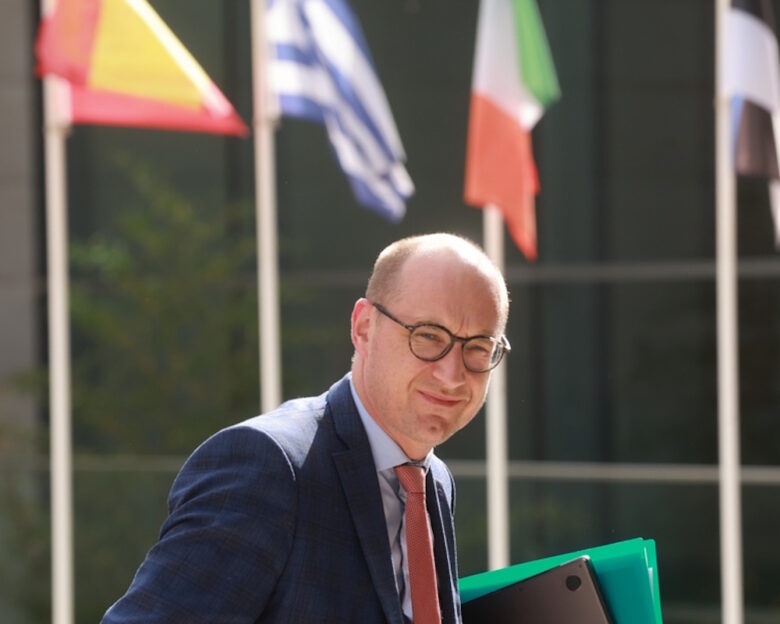 Βίνσεντ βαν Πέτεγκεμ: Ποιος είναι ο Βέλγος αντίπαλος του Πιερρακάκη για την προεδρία του Eurogroup