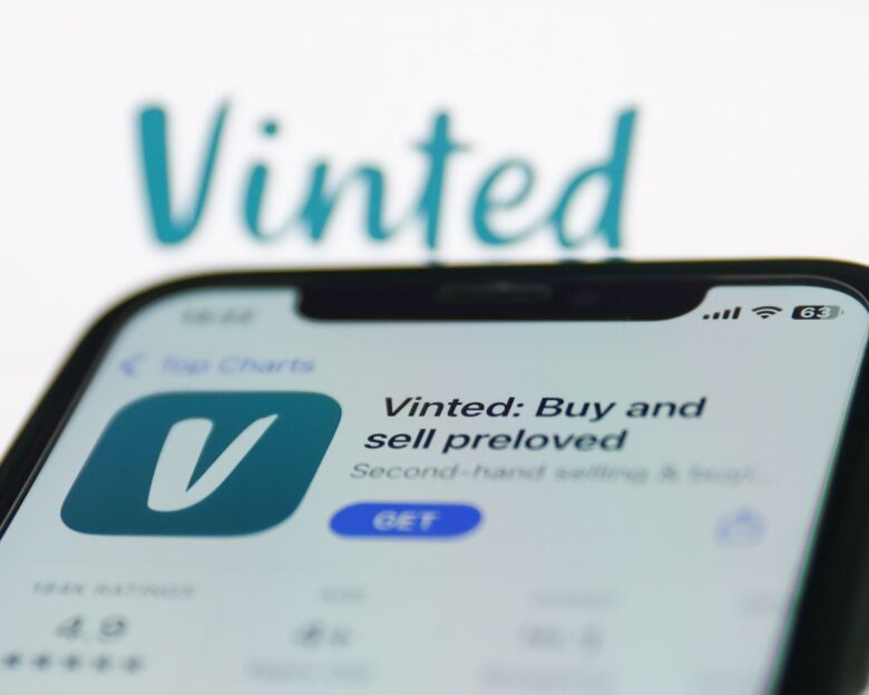 Σκάνδαλο και με Vinted: Πορνογραφία μέσα από μαγιό και εσώρουχα – Έρευνα στη Γαλλία για παραπομπή χρηστών σε sites ερωτικού περιεχομένου