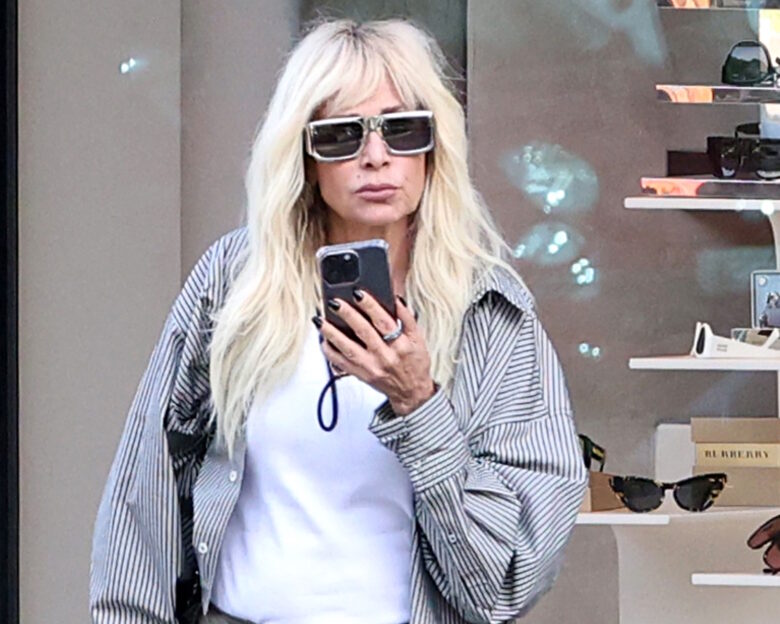 Η Άννα Βίσση σε αγώνα NBA με τα εγγόνια της – Το στιγμιότυπο από τις κερκίδες του γηπέδου