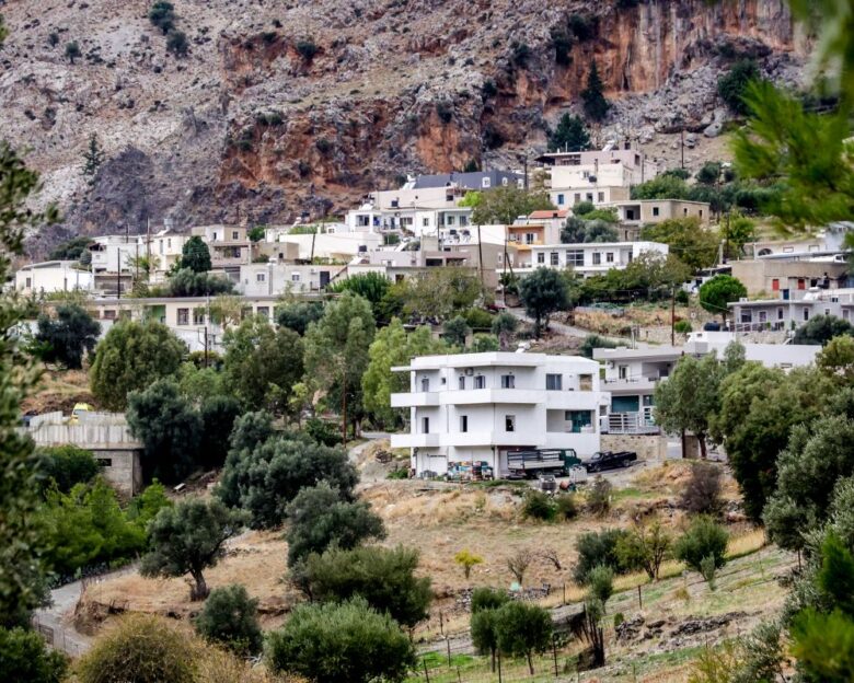 Ηράκλειο: Κλείνουν σχολεία σε Βορίζια και Ζαρό μετά το μακελειό – Για λόγους ασφάλειας μαθητών και εκπαιδευτικών