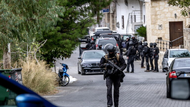 Περιστατικό με πυροβολισμούς και αποτέλεσμα νεκρούς και τραυματίες σημειώθηκε στα Βορίζια Ηρακλείου