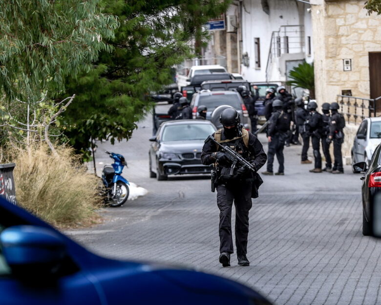 Βορίζια: Θέμα χρόνου η παράδοση των τριών αδελφών για το μακελειό – Έρευνες της ΕΛΑΣ σε Ρέθυμνο και Ψηλορείτη