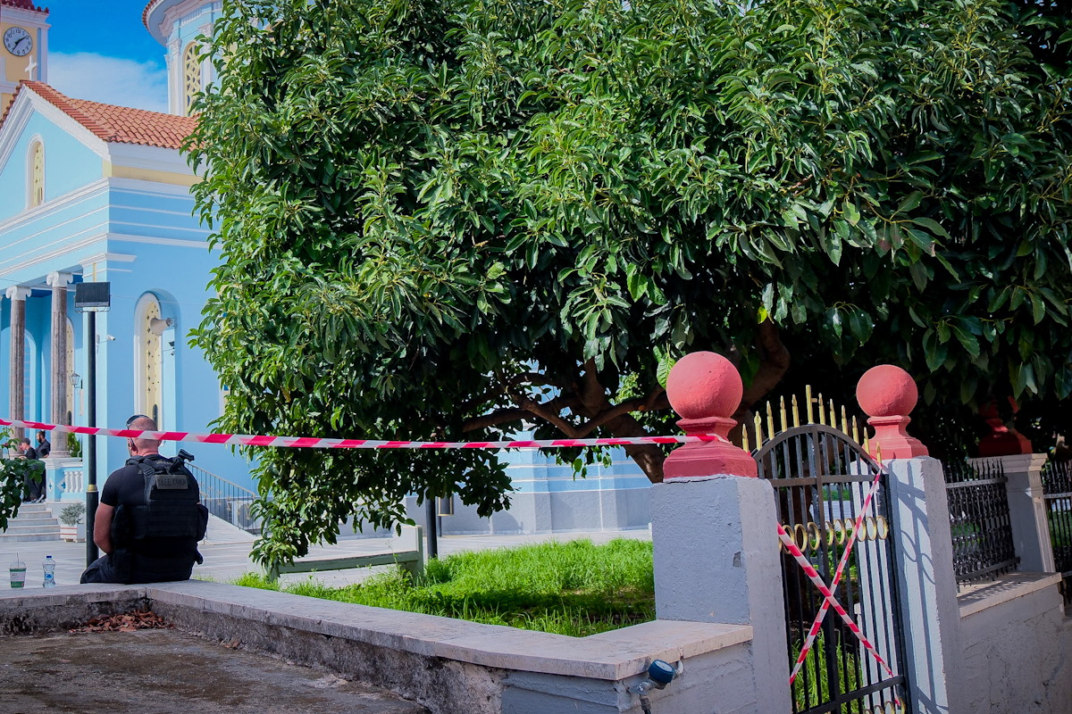 Κηδεία της 56χρονης Ευαγγελίας Φραγκιαδάκη που έχασε την ζωή της το Σάββατο 1/11 κατά τη διάρκεια του αιματηρού επεισοδίου στα Βορίζια