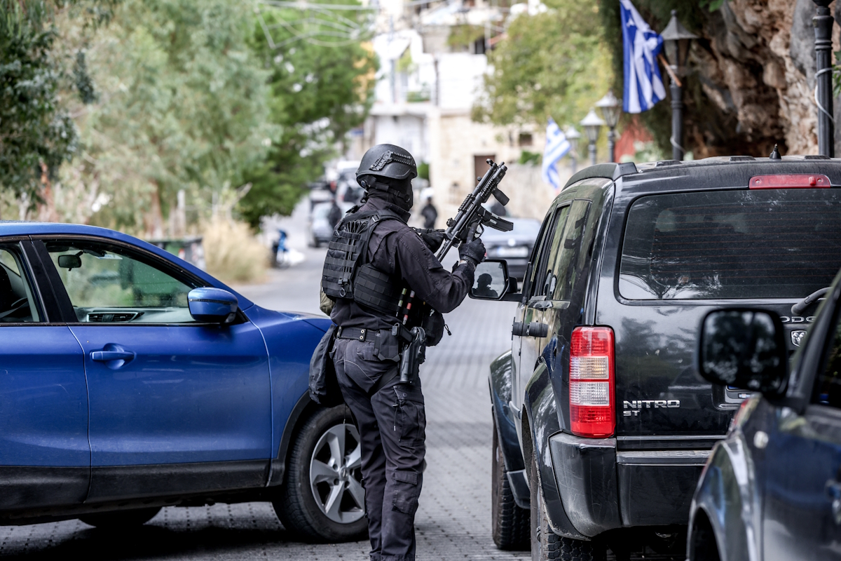 Πάνοπλοι αστυνομικοί στα Βορίζια Ηρακλείου Κρήτης