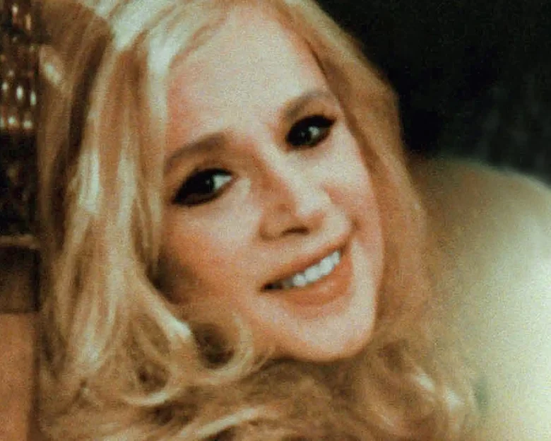 Αλίκη Βουγιουκλάκη: Δύο πλοιοκτήτες και μια γνωστή οικογένεια από το Λονδίνο ενδιαφέρονται για το θρυλικό σπίτι στη Στησιχόρου