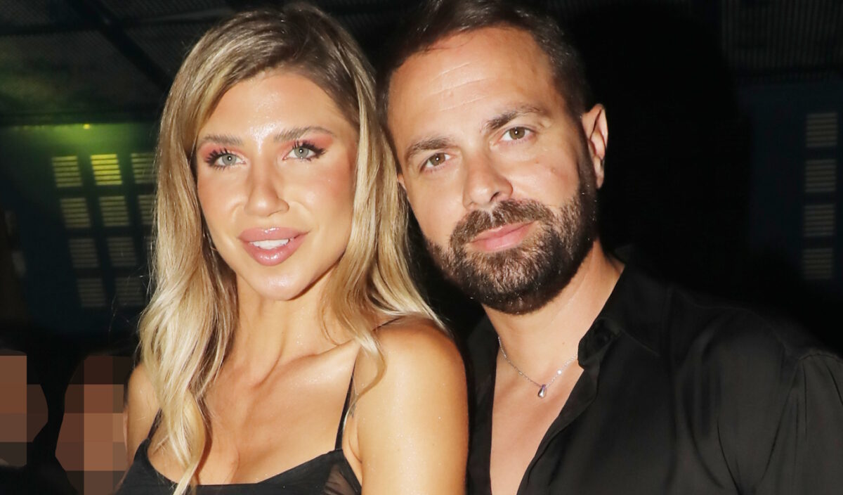 Ο Ηλίας Βρεττός με την σύζυγό του