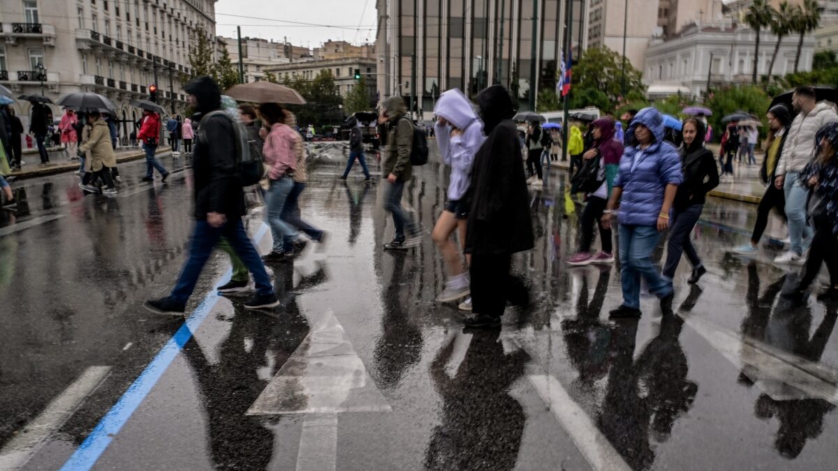 Άνθρωποι με ομπρέλες