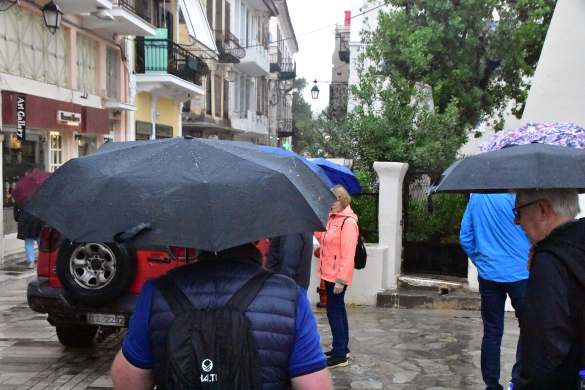 ΒΡΟΧΗ ΣΤΟ ΝΑΥΠΛΙΟ. (ΒΑΣΙΛΗΣ ΠΑΠΑΔΟΠΟΥΛΟΣ