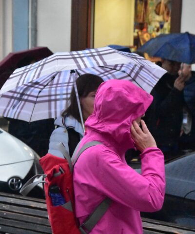 Άνθρωποι με ομπρέλες