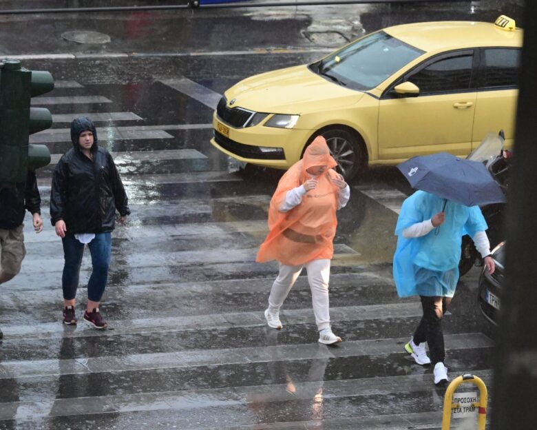 Καιρός: Καταιγίδες στα Δυτικά και εκτεταμένες βροχές «βλέπει» ο Καλλιάνος – «Δεν χρειάζεται πανικός αλλά αυξημένη εγρήγορση»