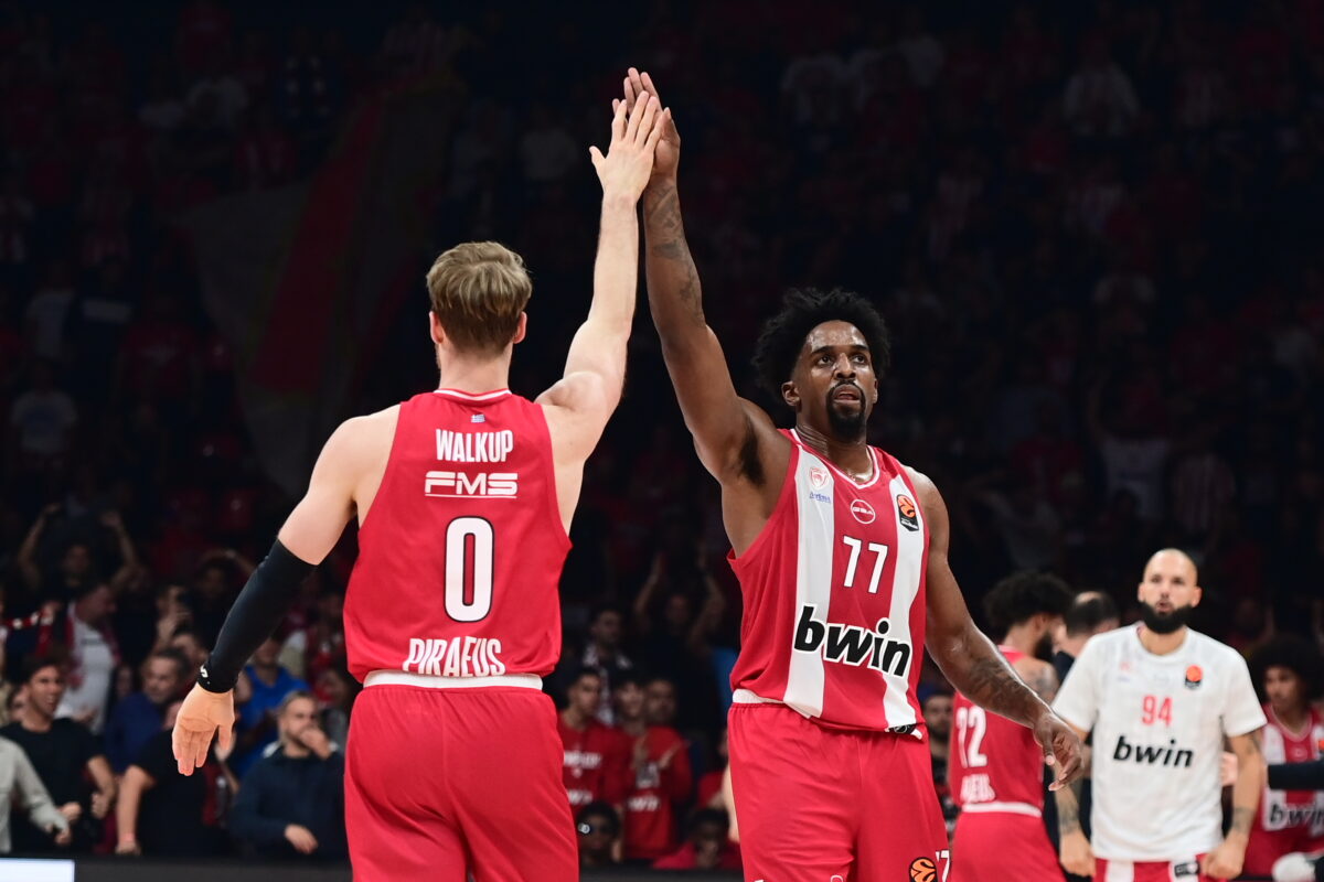 Ο Γουόκαπ με τον ΜακΚίσικ πανηγυρίζουν κόντρα στην Παρτιζάν (KLODIAN LATO