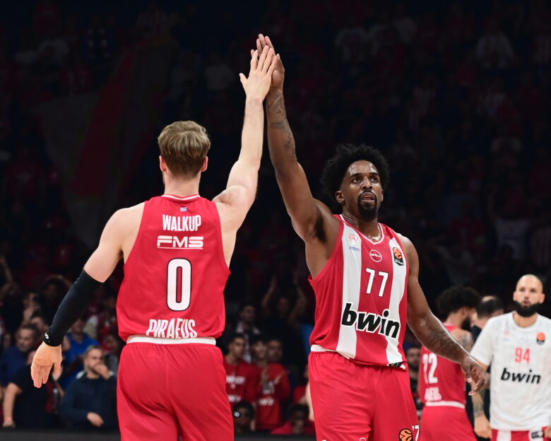 Ολυμπιακός – Παρτιζάν 80-71: «Λύγισαν» τους Σέρβους στο «καμίνι» του ΣΕΦ και πήραν δεύτερη σερί νίκη στη Euroleague οι Πειραιώτες