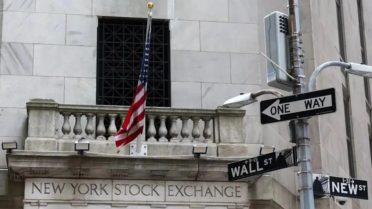 The wall street entrance