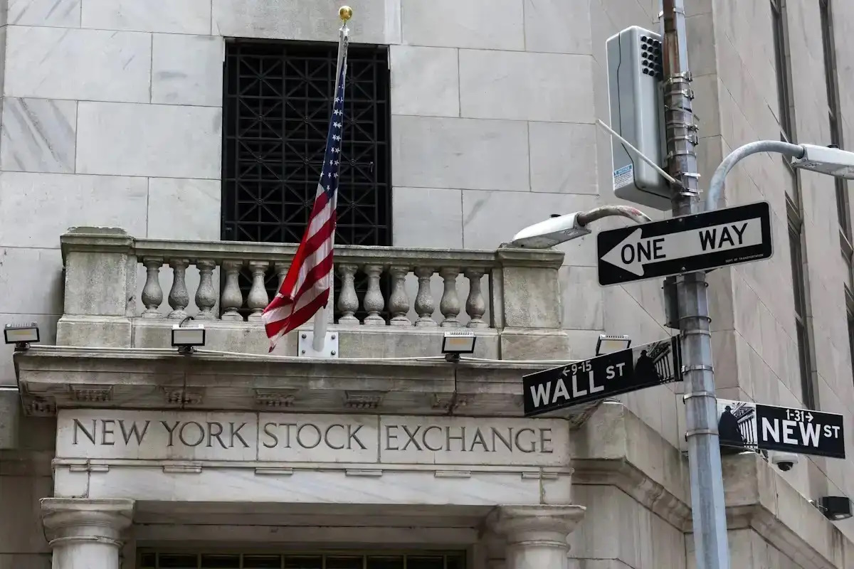 The wall street entrance