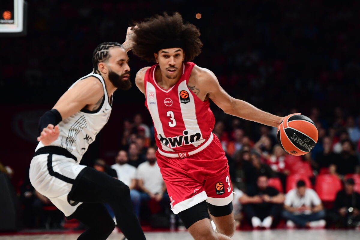 Ο Γουόρντ κόντρα στην Παρτιζάν (KLODIAN LATO