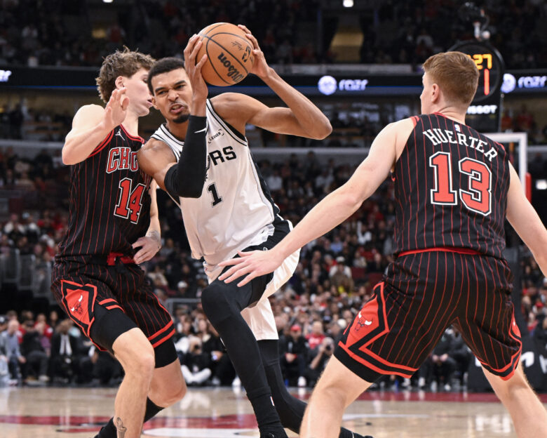 Αποτελέσματα NBA: «Όργια» από Γουενμπανιάμα και Ντόντσιτς – Το απίστευτο άλμα του Γάλλου για μια τάπα