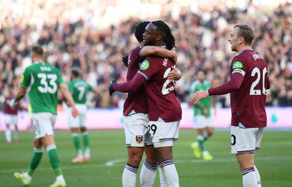 Οι παίκτες της Γουέστ Χαμ πανηγυρίζουν κόντρα στη Νιούκαστλ