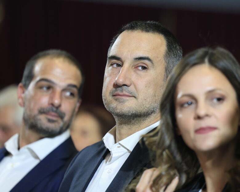 Κρίσιμες ώρες για τη Νέα Αριστερά: Πολύ κοντά ακόμα και στην διάσπαση – Ανάρτηση Χαρίτση