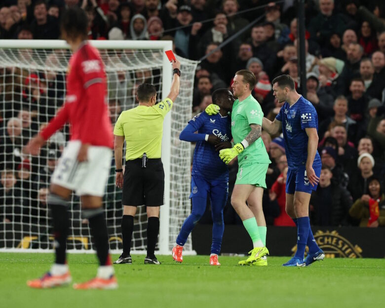 Αμορίμ και Μόγες προκάλεσαν αίσθηση, σχολιάζοντας το χαστούκι του Γκουέι: «Μακάρι να τσακώνονταν και οι δικοί μου παίκτες»