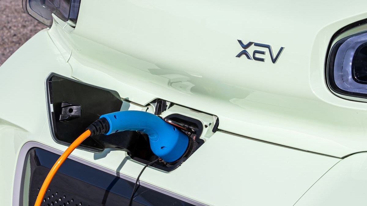 Μεταχειρισμένα: Diesel, βενζίνη ή αμιγώς ηλεκτρικό;