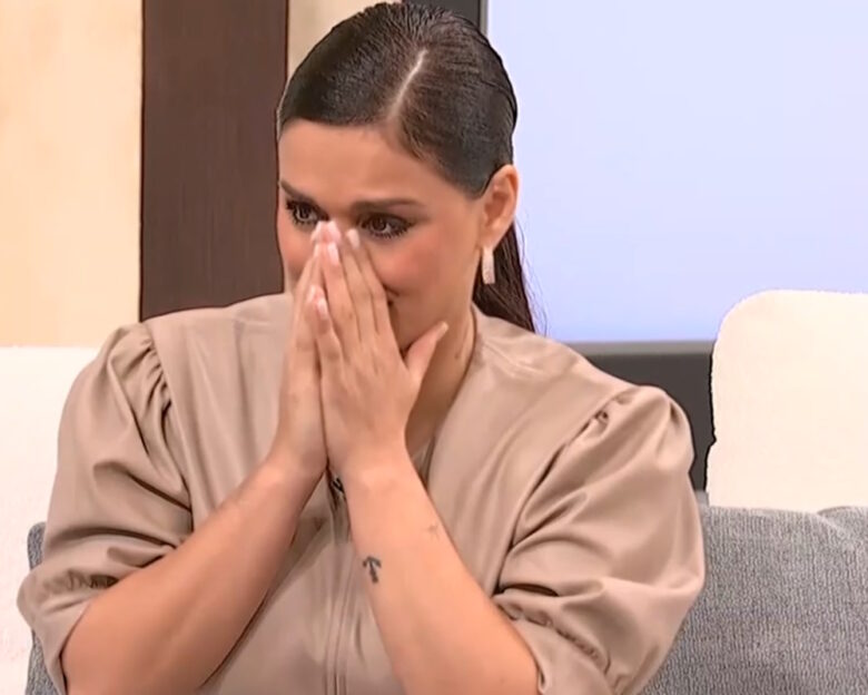 Η Χριστίνα Σάλτη λύγισε on air μιλώντας για τον θάνατο της μητέρας της: «Πέρασε πολύ δύσκολα αλλά ήταν πολύ δυνατή»