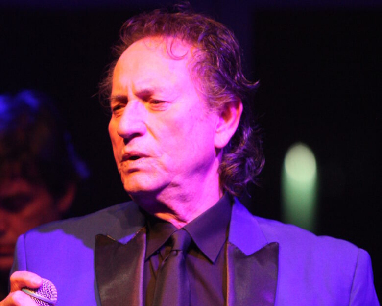 Μάκης Χριστοδουλόπουλος: Σε πλειστηριασμό 3 ακίνητα του τραγουδιστή – Οι τιμές εκκίνησης