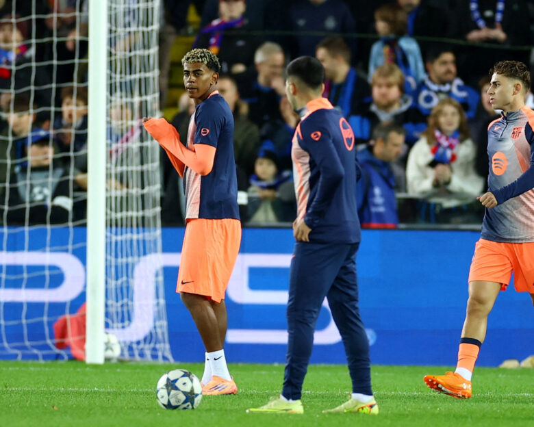 Soccer Football - UEFA Champions League - Club Brugge v FC Barcelona - Jan Breydel Stadium, Bruges, Belgium - November 5, 2025 FC Barcelona's Lamine Yamal during the warm up before the match REUTERS