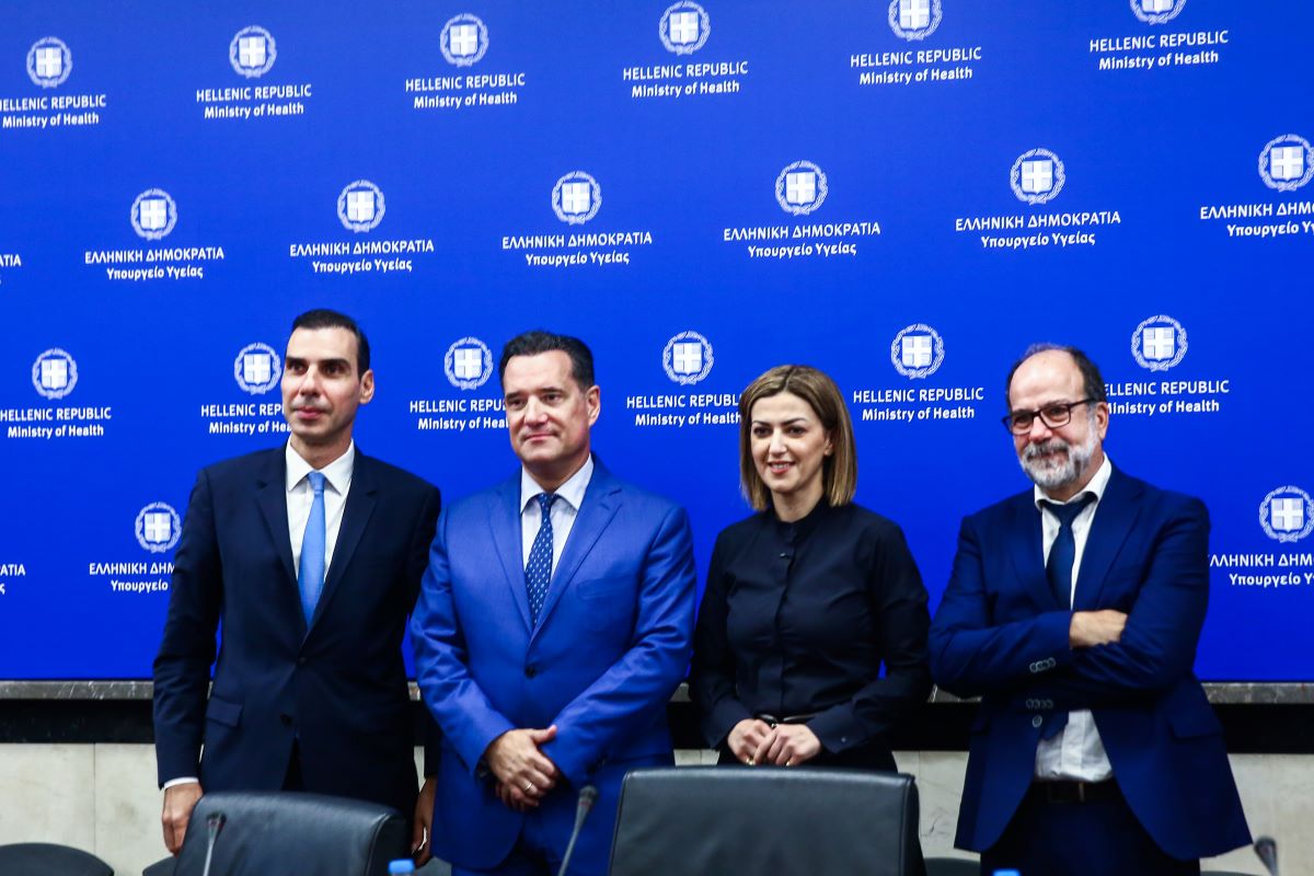 Η ηγεσία του υπουργείου Υγείας και ο πρόεδρος του ΕΟΔΥ