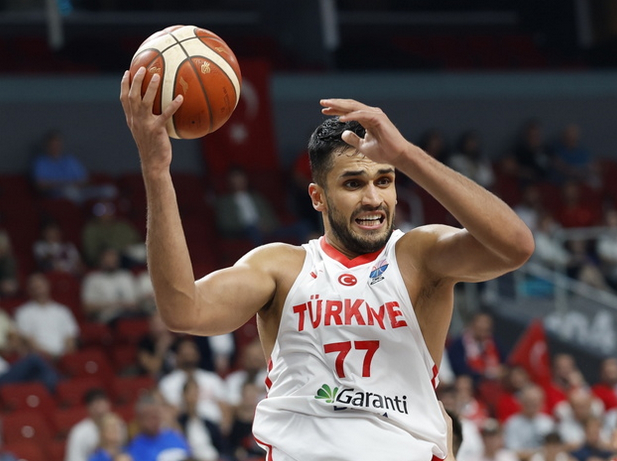 Ο Γιούρτσεβεν σε αγώνα της Τουρκίας