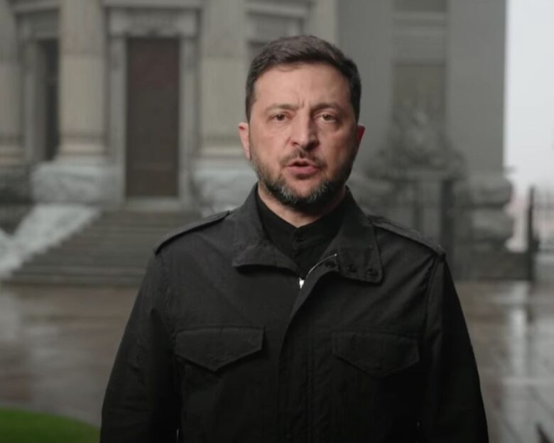 Διάγγελμα Ζελένσκι: «Βρισκόμαστε σε δίλημμα ή θα χάσουμε τον βασικό μας εταίρο ή την αξιοπρέπεια της Ουκρανίας»